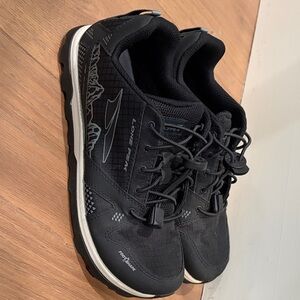 KIDS altra lone peak size big kid 5. black